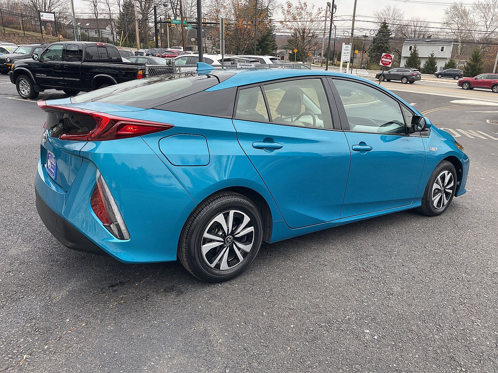 Used 2017 Toyota Prius Prime Premium image 6