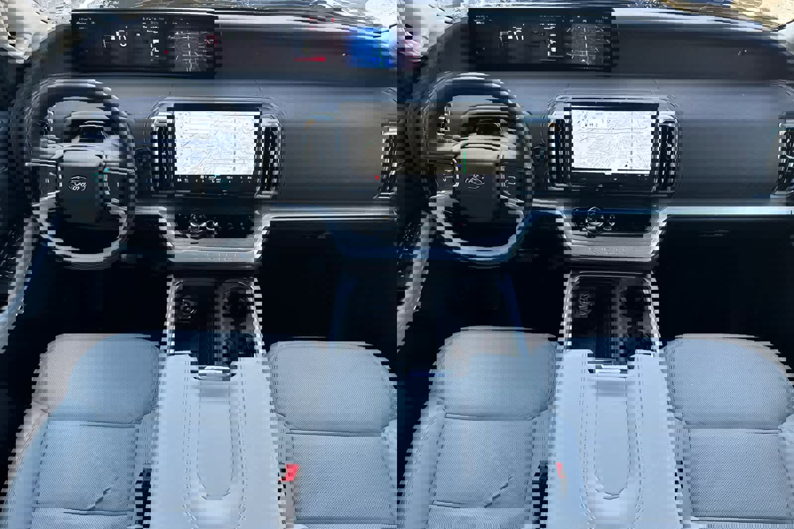 Certified 2025 Ford Expedition Platinum image 3