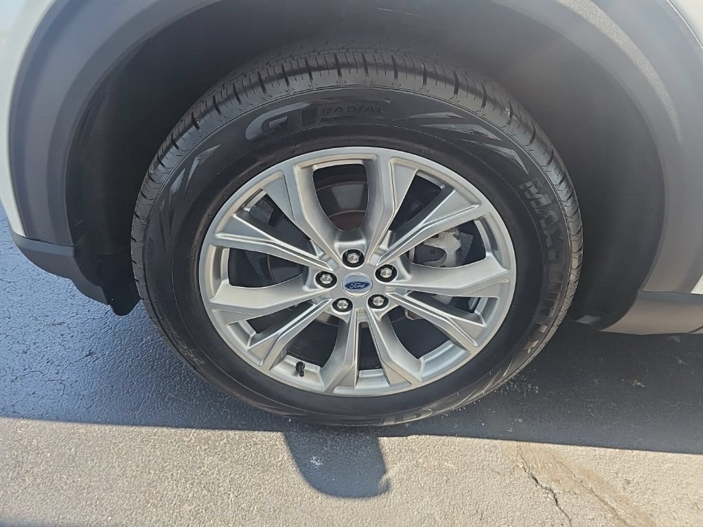 Used 2023 Ford Explorer XLT w/ Equipment Group 202A AWD/4WD image 8