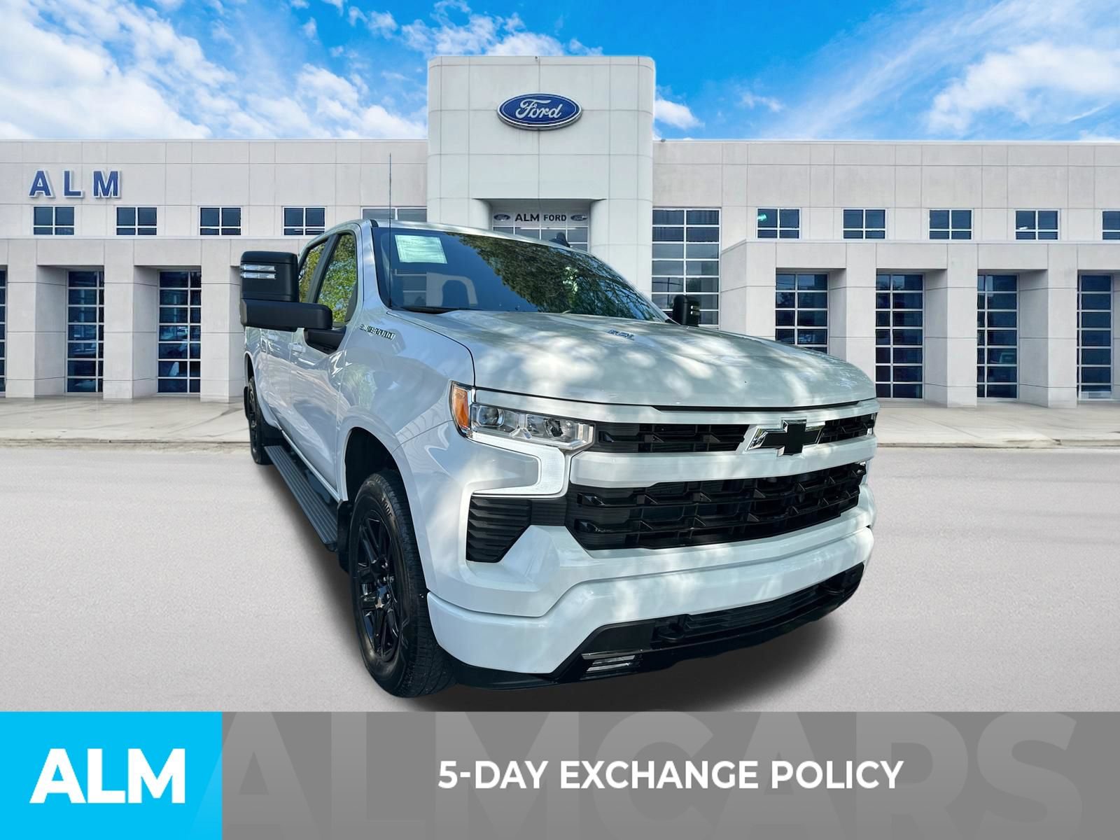 Used 2024 Chevrolet Silverado 1500 RST w/ Max Trailering Package AWD/4WD image 3