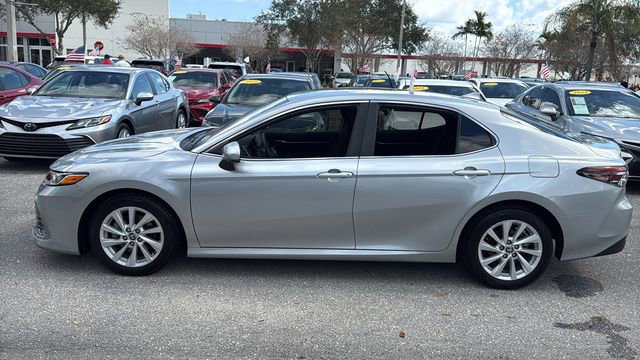 Used 2022 Toyota Camry LE image 4