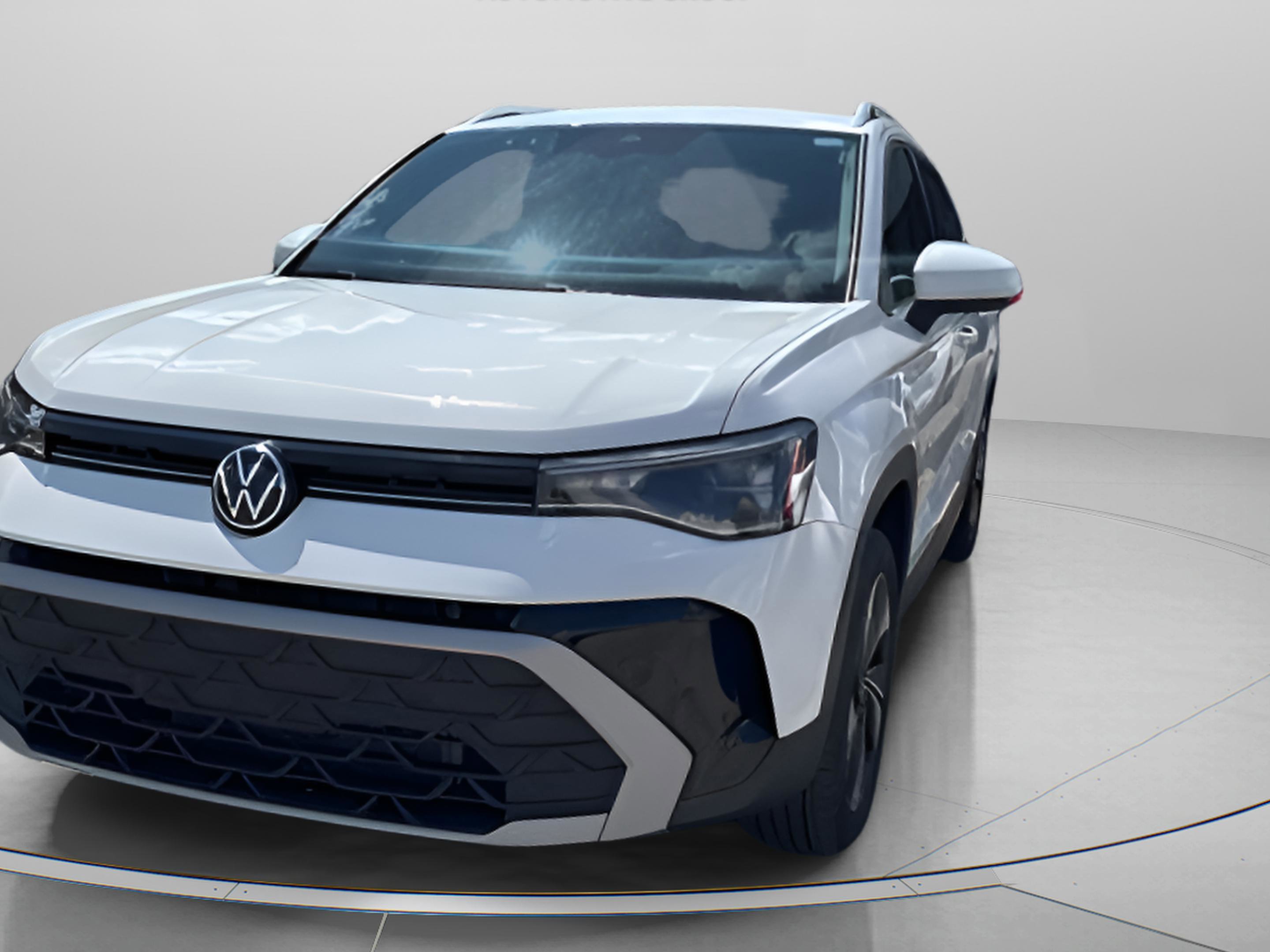 Used 2025 Volkswagen Taos SE AWD/4WD image 9