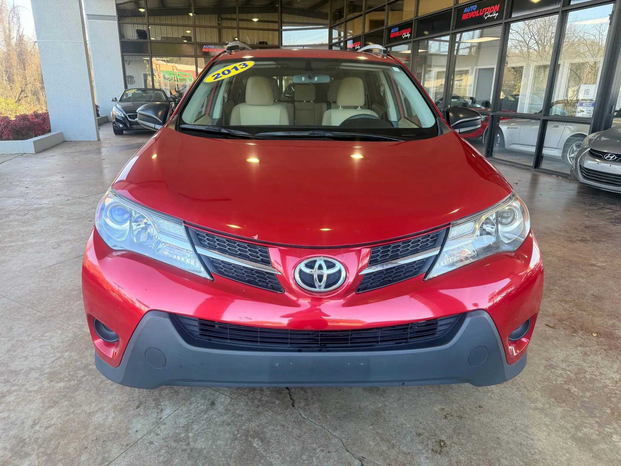 Used 2013 Toyota RAV4 LE image 2