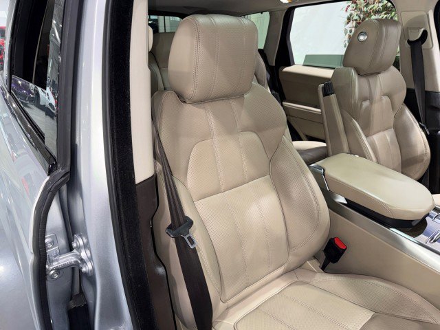 Used 2016 Land Rover Range Rover Sport HSE image 62