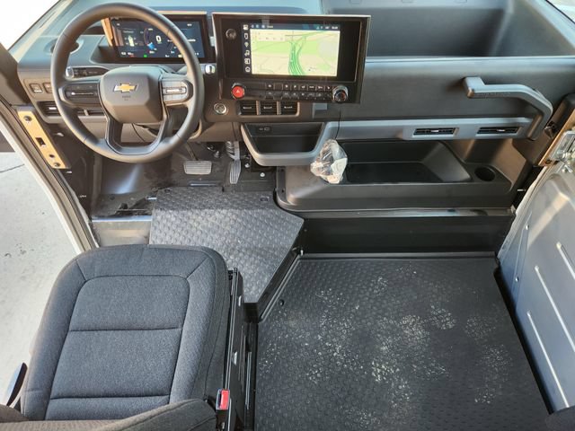 New 2025 Chevrolet Brightdrop 400 w/ Power Door Package AWD/4WD image 28