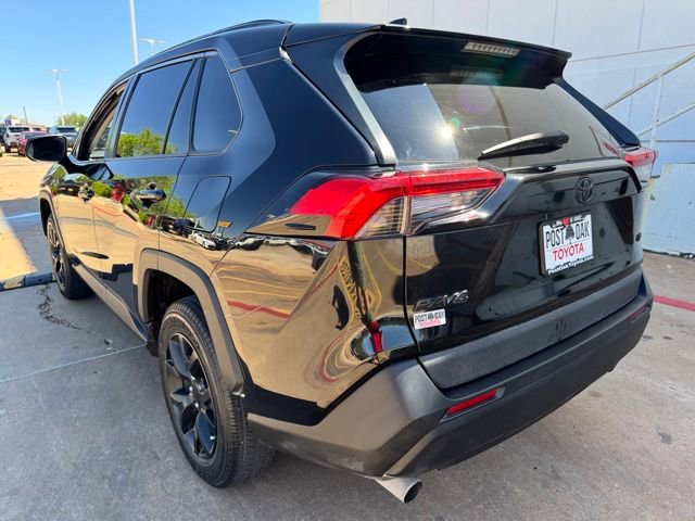 Used 2021 Toyota RAV4 LE image 7