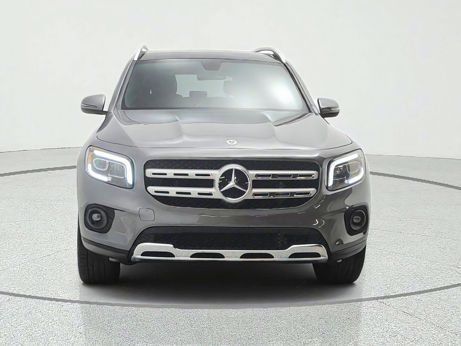 Used 2022 Mercedes-Benz GLB 250 image 2