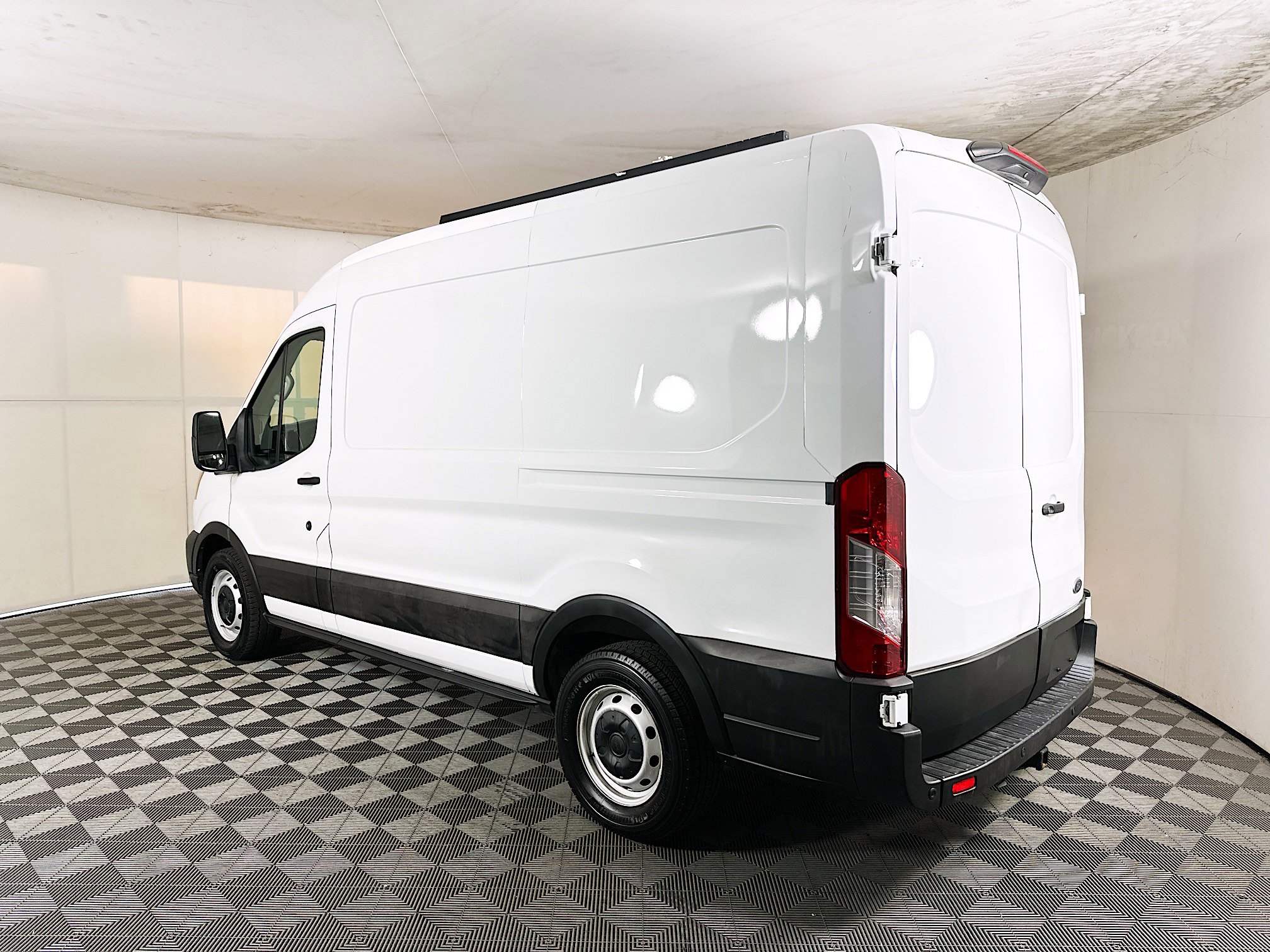 Used 2022 Ford Transit 150 Medium Roof image 5