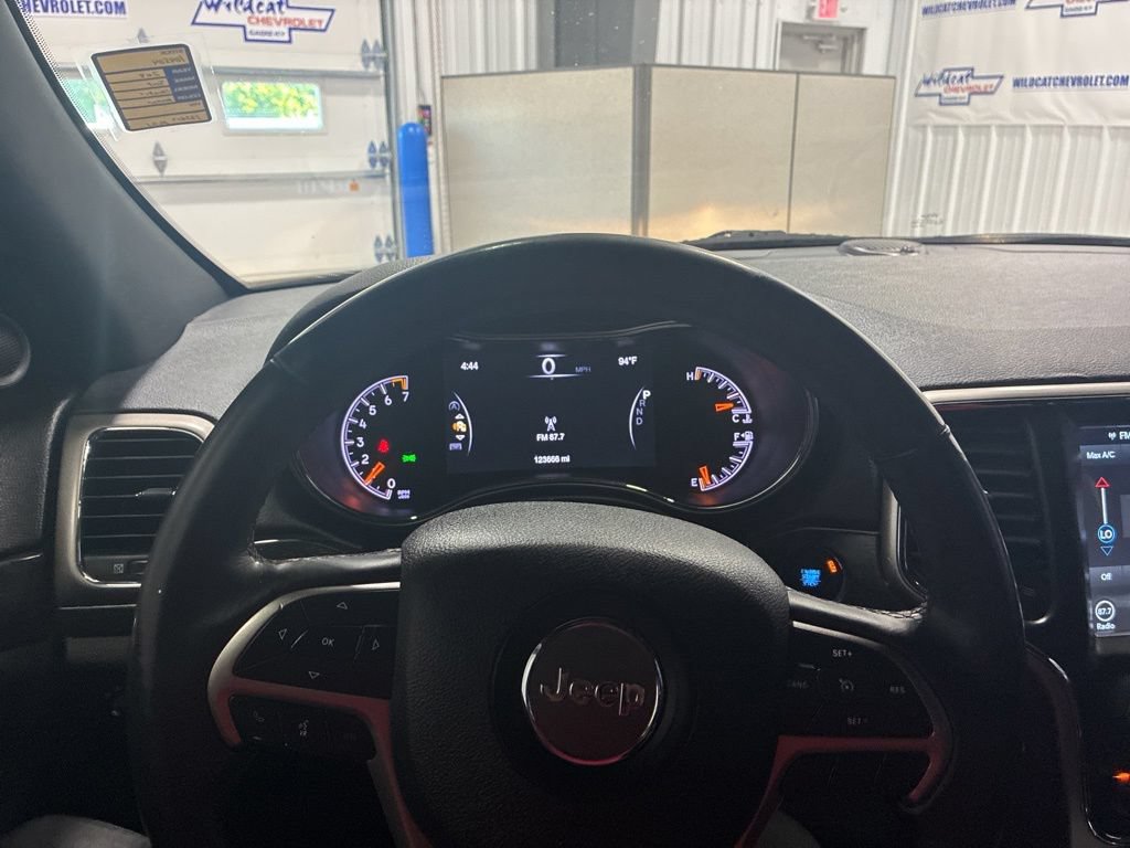 Used 2018 Jeep Grand Cherokee Altitude AWD/4WD image 19