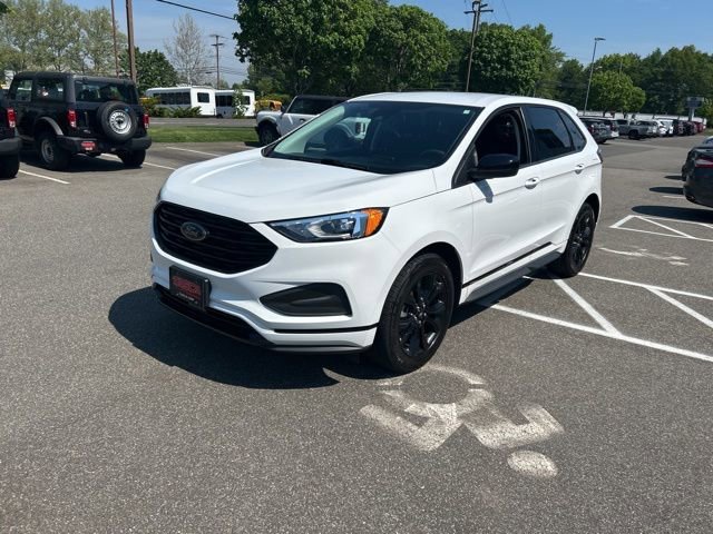 Used 2023 Ford Edge SE w/ Black Appearance Package AWD/4WD image 3