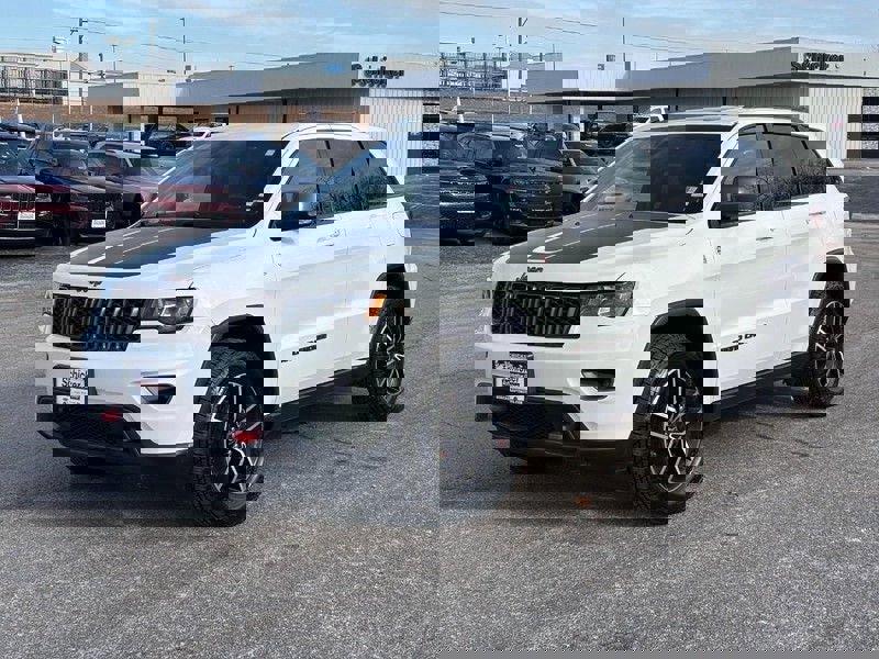 Used 2020 Jeep Grand Cherokee Trailhawk image 8