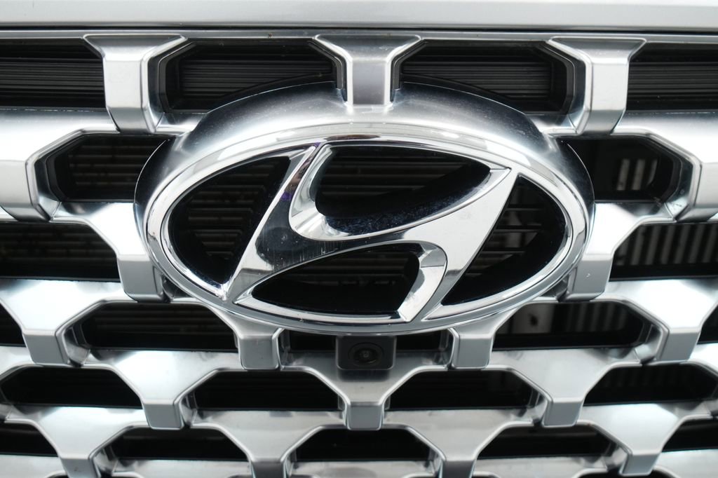 Used 2023 Hyundai Santa Fe Limited w/ Cargo Package image 12