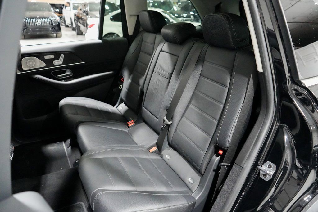 Used 2024 Mercedes-Benz GLS 450 4MATIC image 27