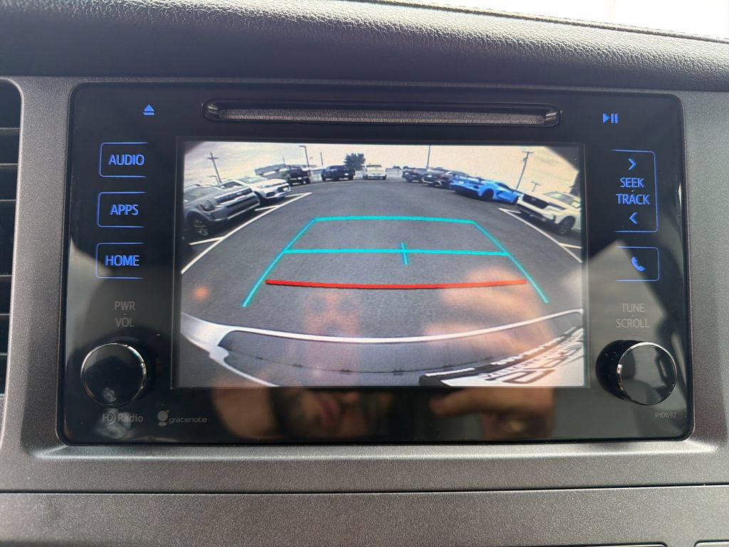 Used 2015 Toyota Sienna XLE FWD image 19