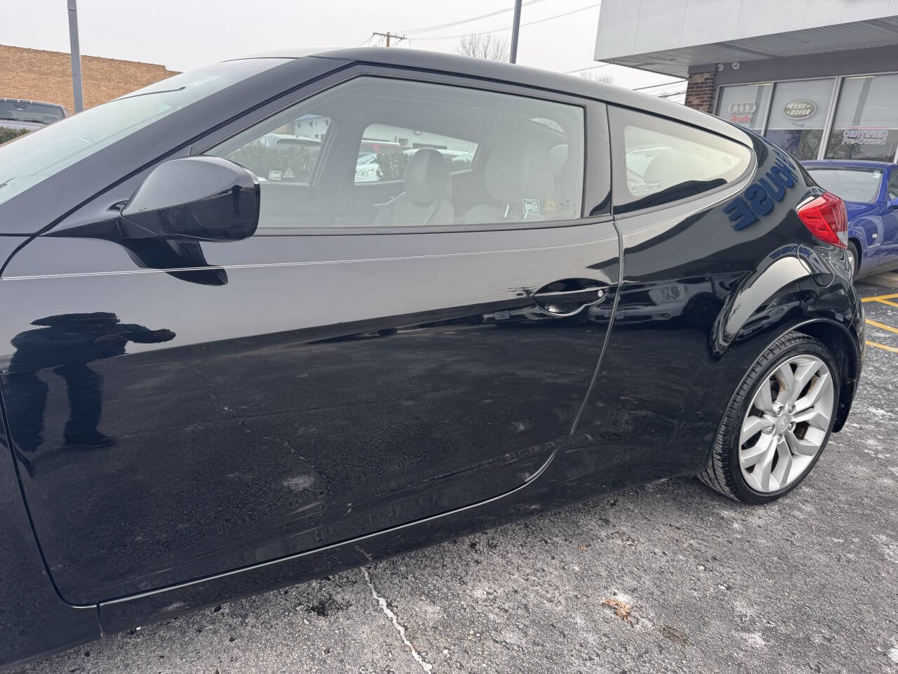 Used 2013 Hyundai Veloster w/ Style Pkg image 16
