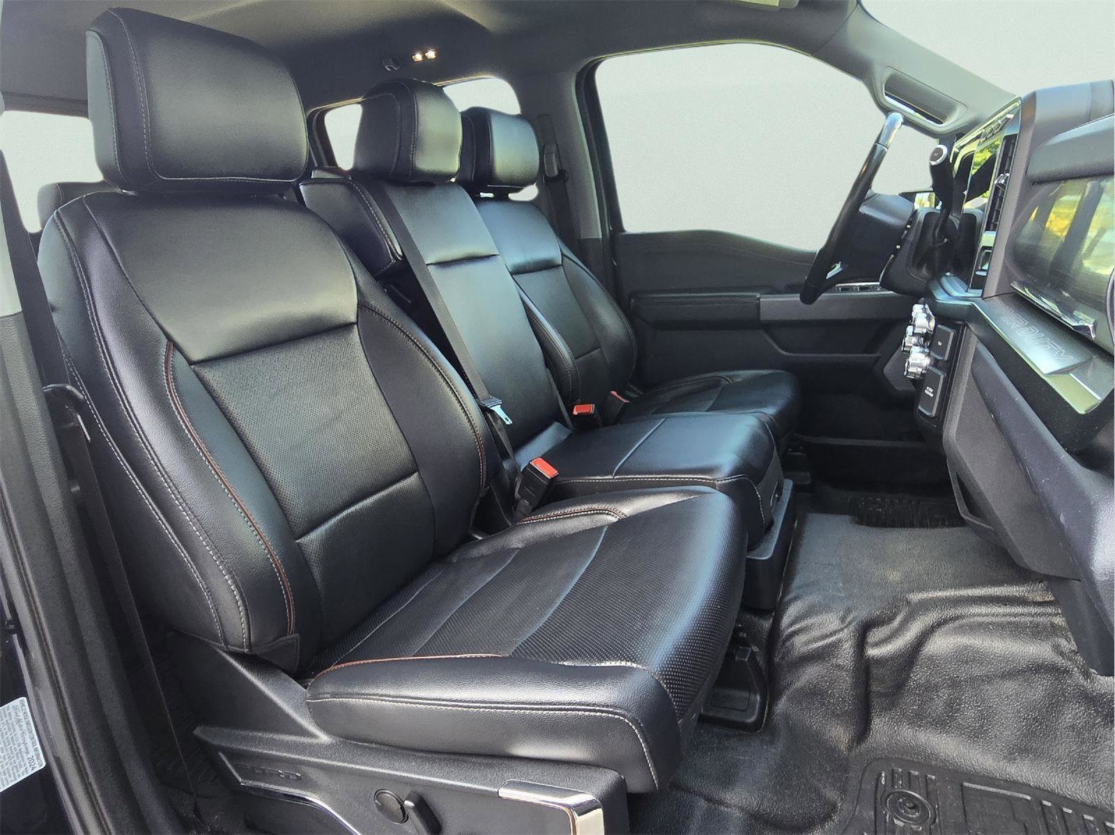 Used 2024 Ford F350 Lariat w/ Sport Appearance Package image 27