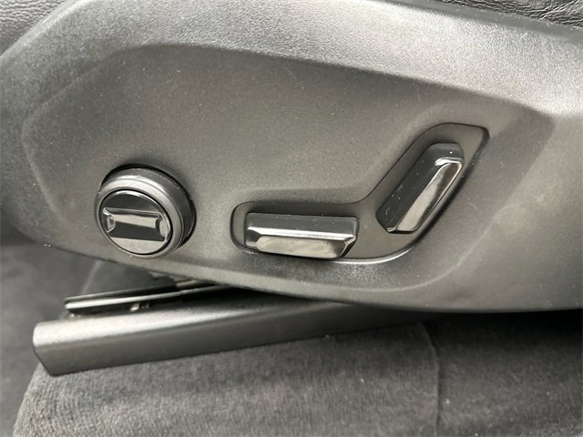 Used 2020 Volvo XC90 T5 Momentum image 12