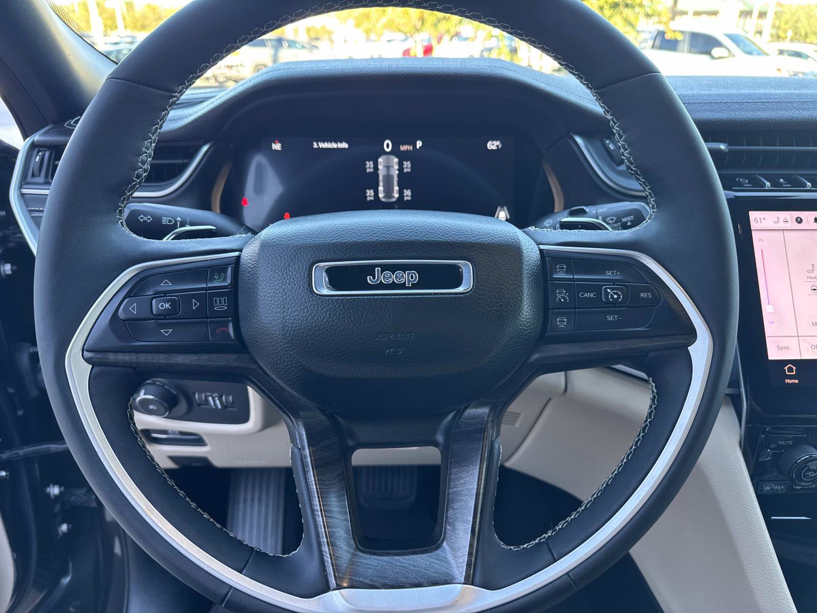 Used 2024 Jeep Grand Cherokee Limited w/ MOPAR Finishing Package image 27