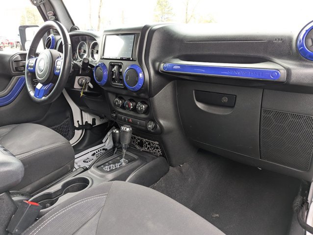 Used 2014 Jeep Wrangler Unlimited Rubicon w/ Connectivity Group AWD/4WD image 20