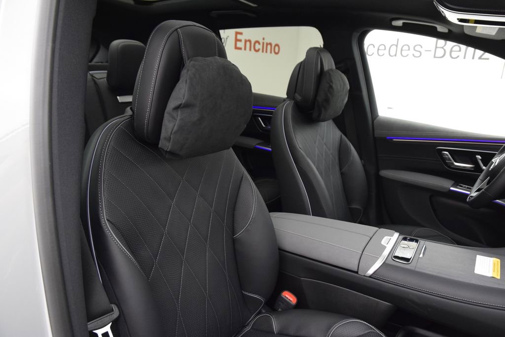 New 2026 Mercedes-Benz EQS 550 4MATIC SUV image 17