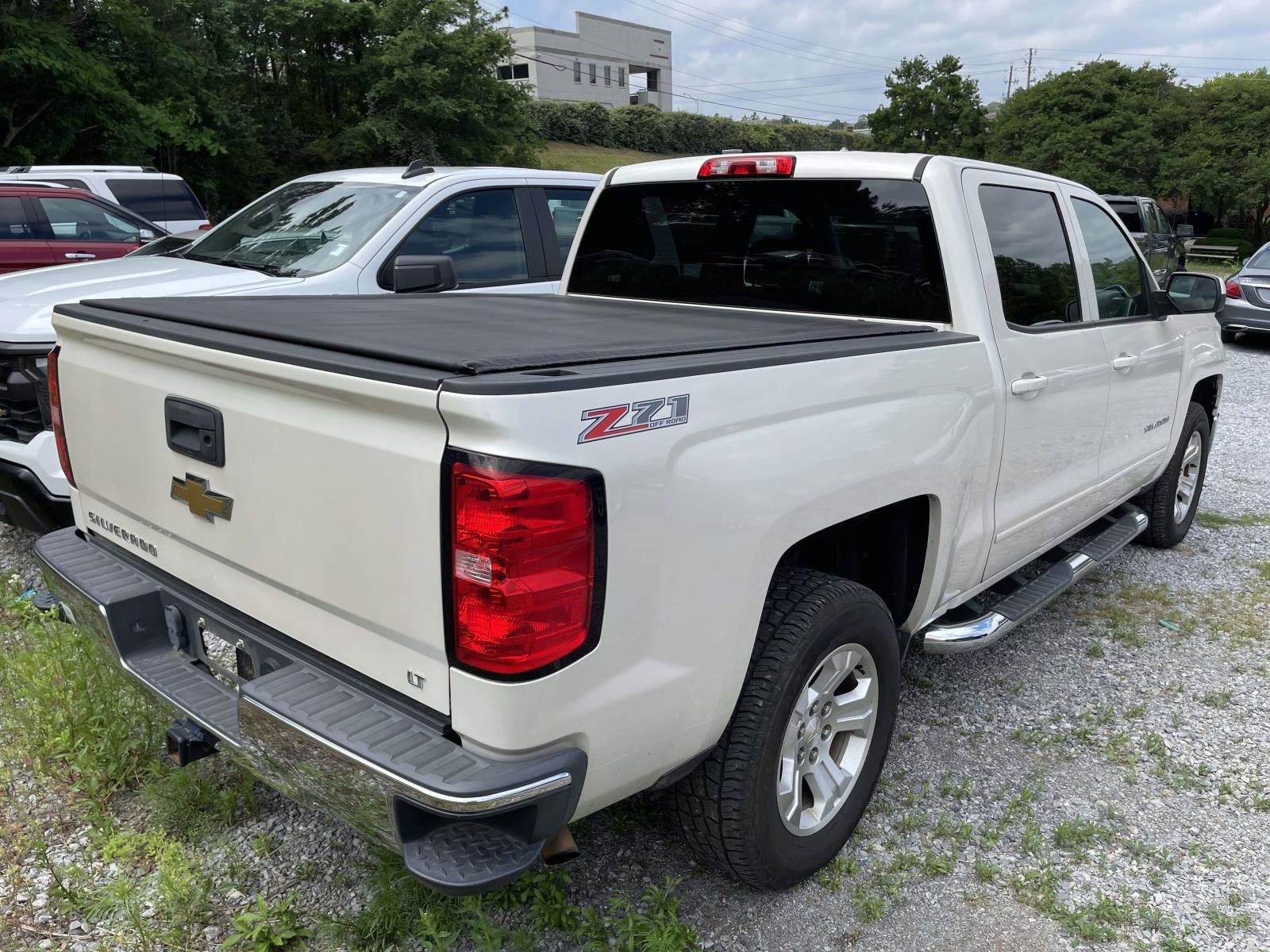 Used 2015 Chevrolet Silverado 1500 LT w/ LT Convenience Package AWD/4WD image 10