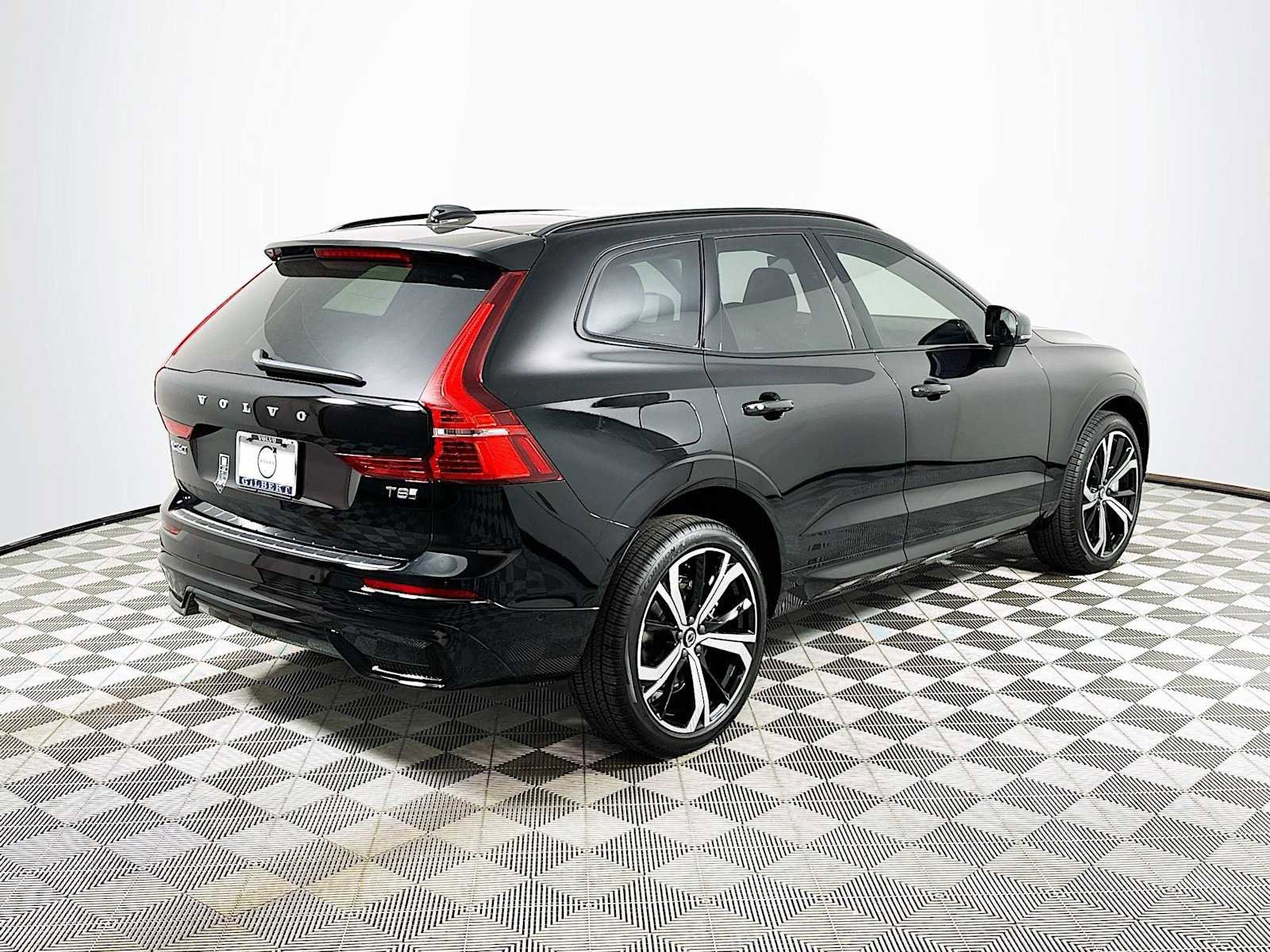 Certified 2025 Volvo XC60 T8 Ultra w/ Protection Package Premier image 6