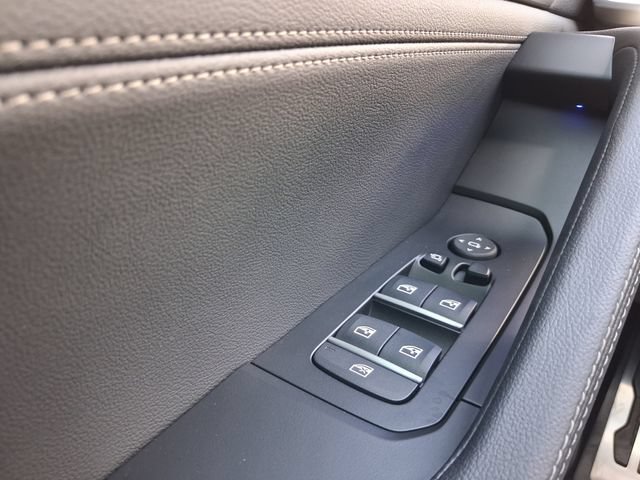Used 2022 BMW X6 xDrive40i w/ M Sport Package AWD/4WD image 14
