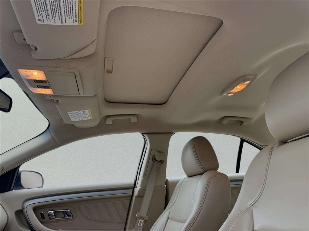 Used 2013 Ford Taurus SEL FWD image 13