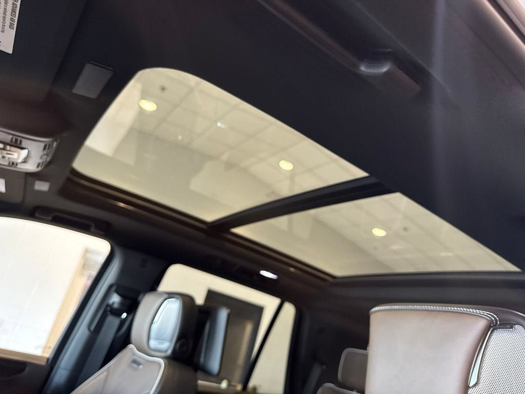New 2026 GMC Yukon Denali Ultimate w/ LPO, Floor Liner Package AWD/4WD image 30