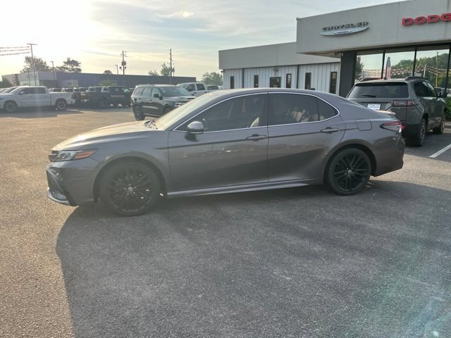 Used 2022 Toyota Camry XSE FWD image 37
