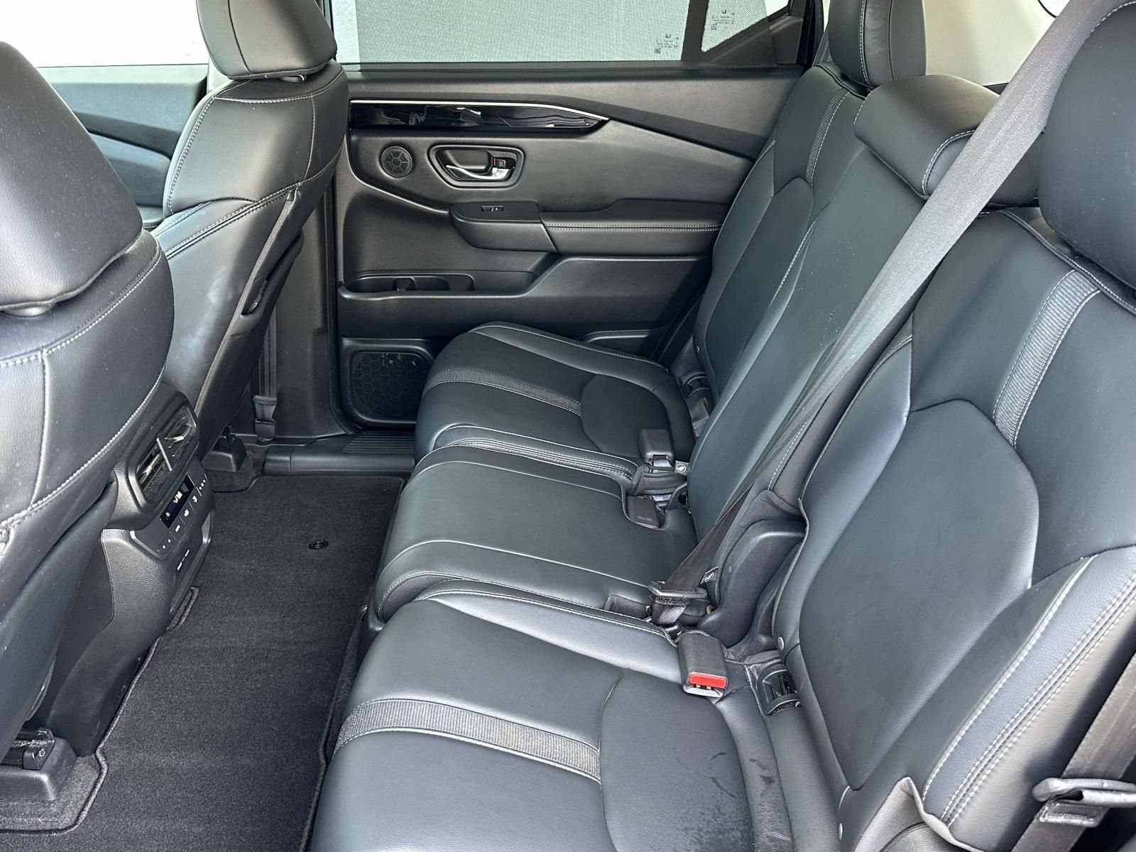 Used 2023 Honda Pilot Touring image 12
