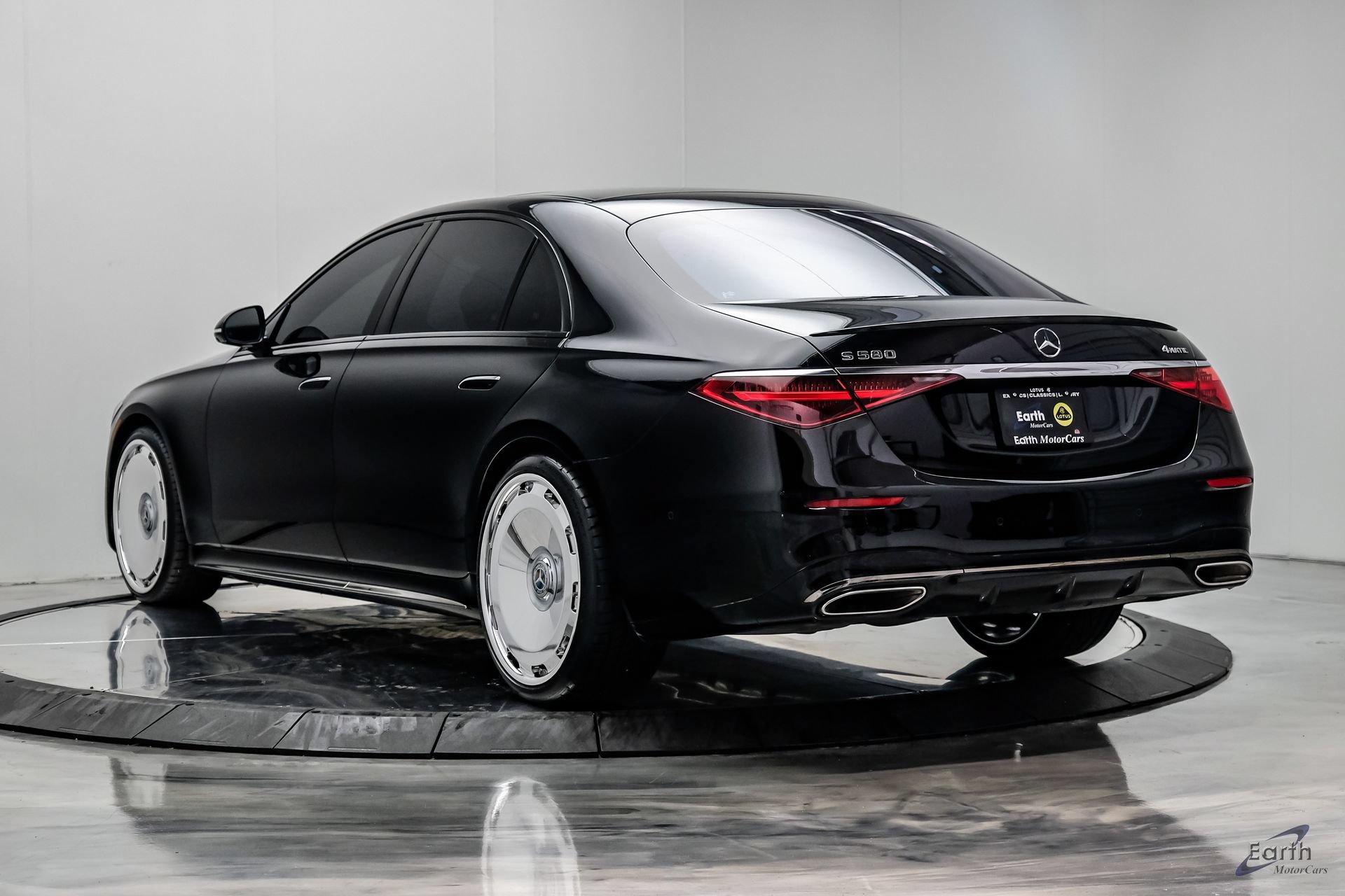 Used 2024 Mercedes-Benz S 580 4MATIC Sedan w/ AMG Line image 11