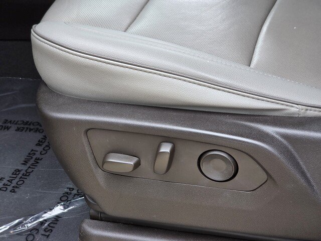 Used 2022 GMC Yukon SLT w/ SLT Luxury Package RWD image 14