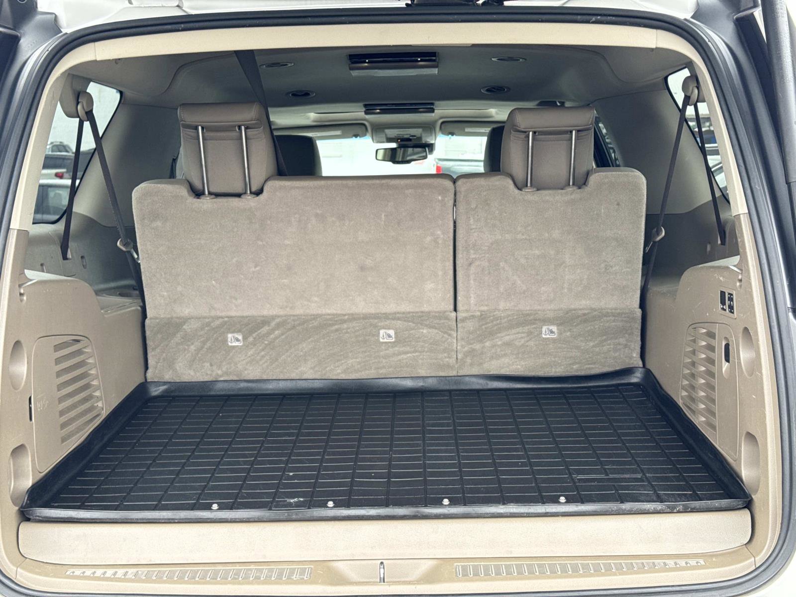 Used 2018 Chevrolet Suburban Premier image 17