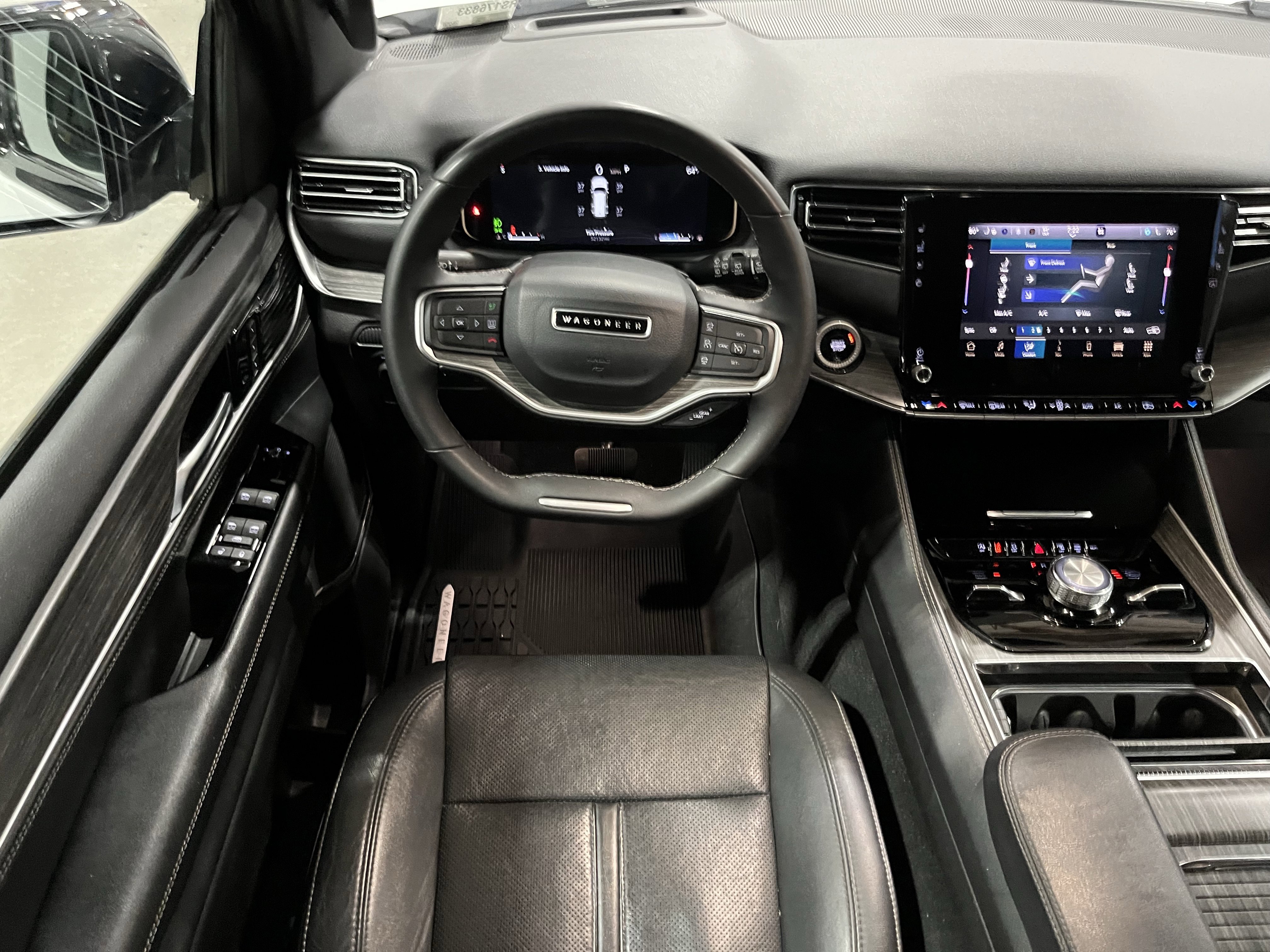 Certified 2024 Jeep Wagoneer Series III image 13