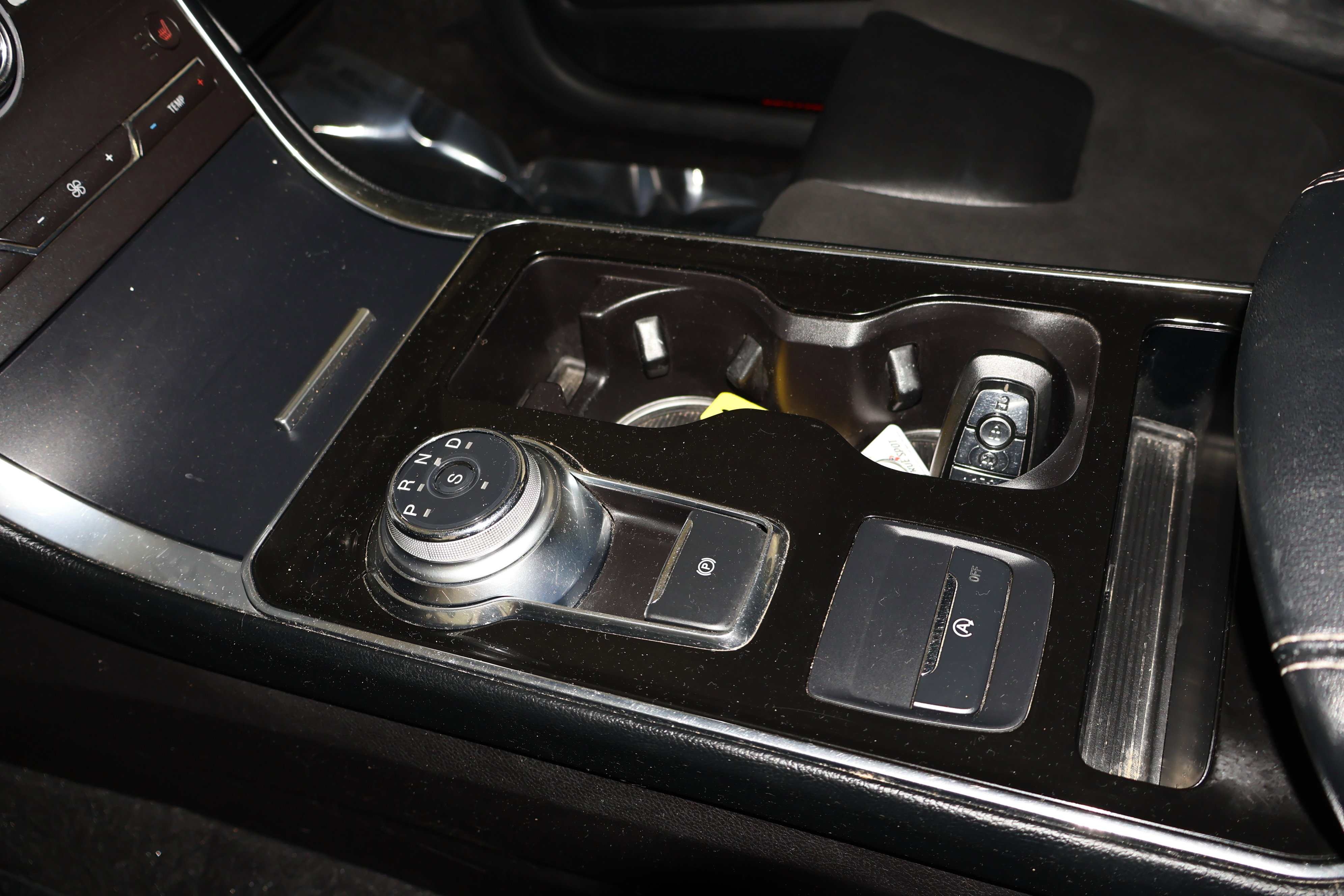 Used 2019 Ford Edge ST w/ Convenience Package image 32