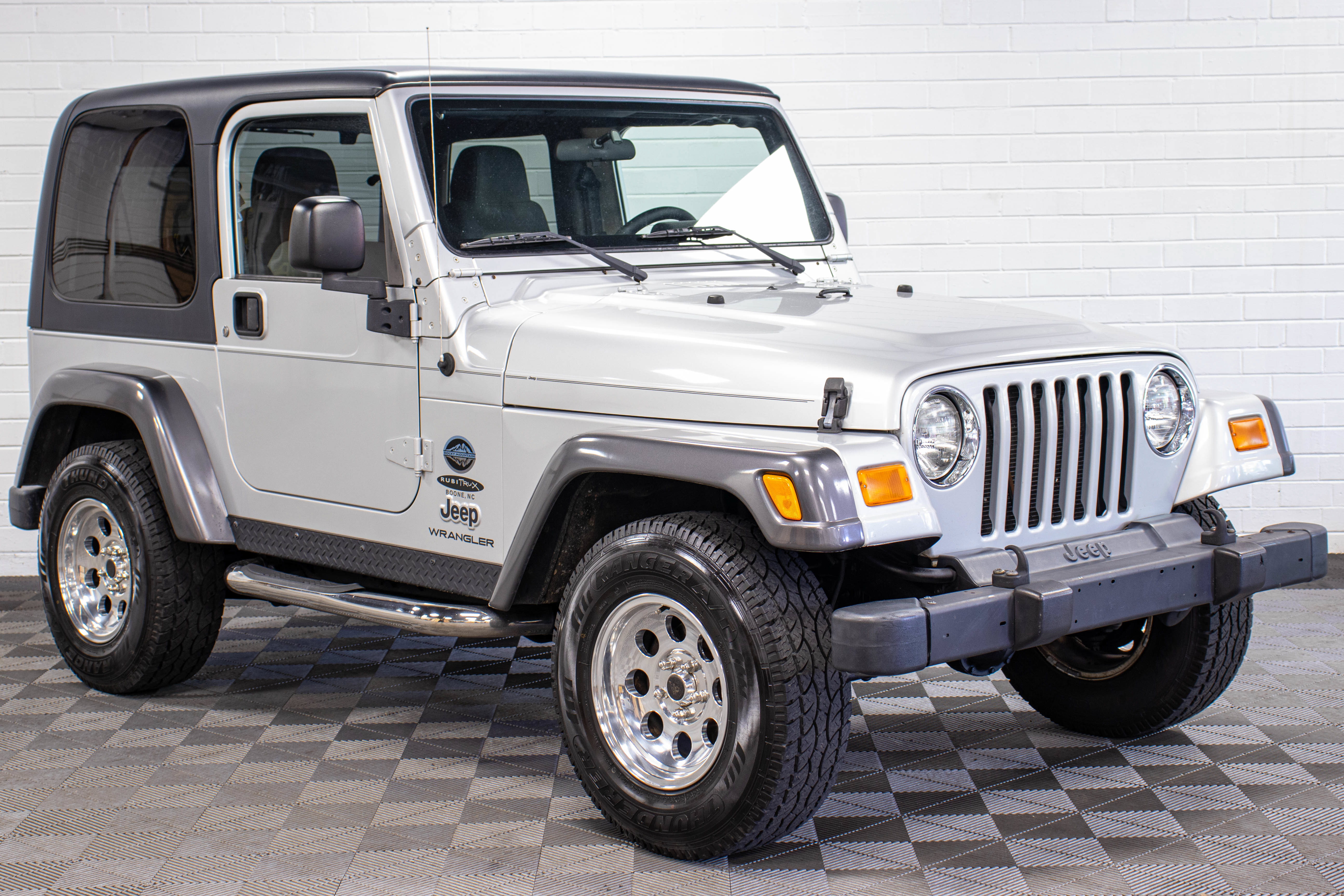 Used 2004 Jeep Wrangler X w/ Convenience Group AWD/4WD image 1