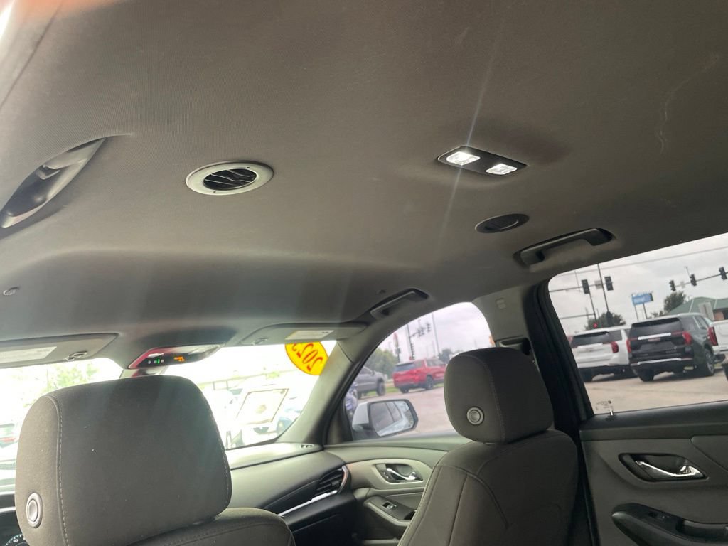 Used 2023 Chevrolet Traverse LT FWD image 37