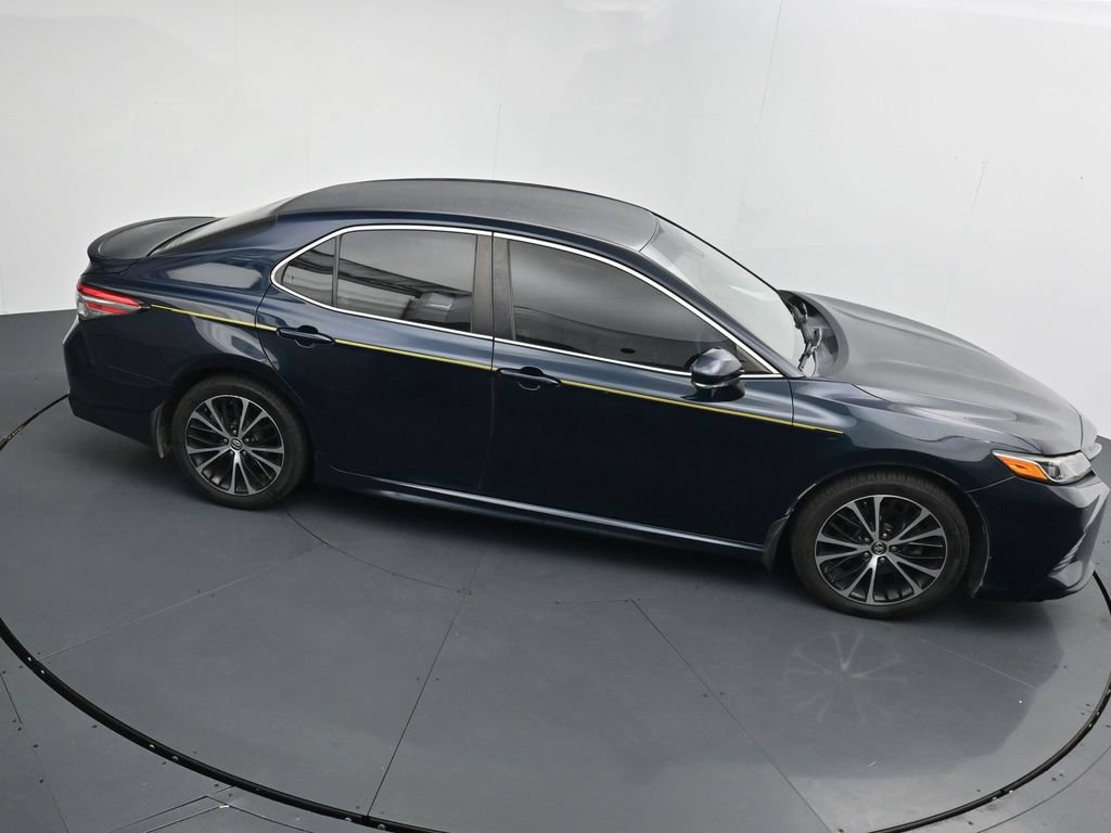 Used 2018 Toyota Camry SE w/ Convenience Package FWD image 17