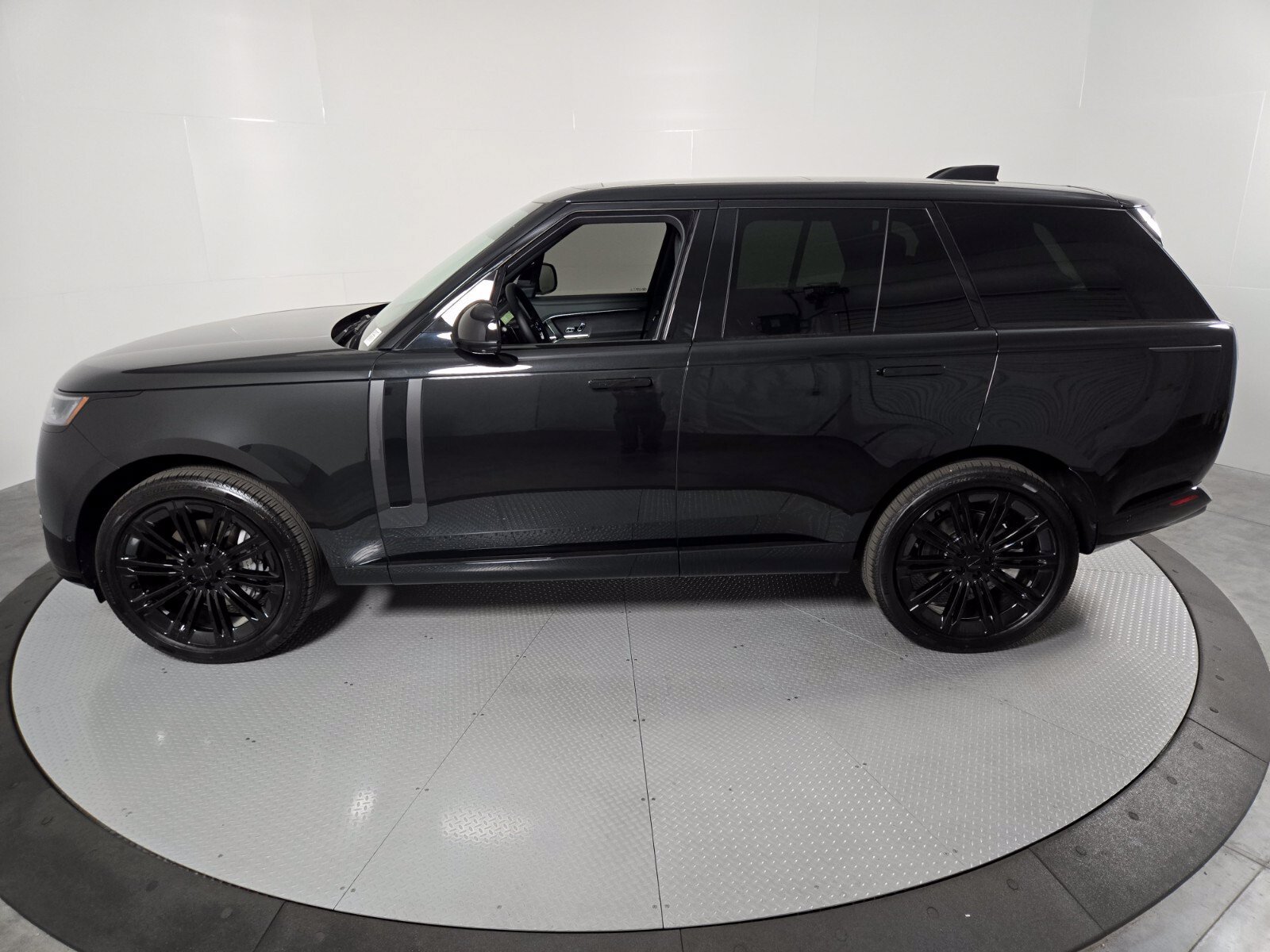 New 2026 Land Rover Range Rover SE AWD/4WD image 34