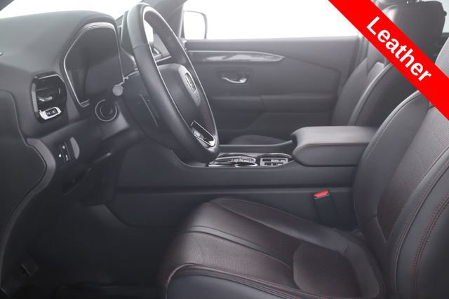 Used 2025 Honda Pilot Black Edition image 16
