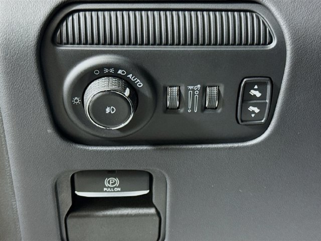 Used 2024 Jeep Grand Wagoneer Series II Obsidian w/ Quick Order Packagew 28T AWD/4WD image 10