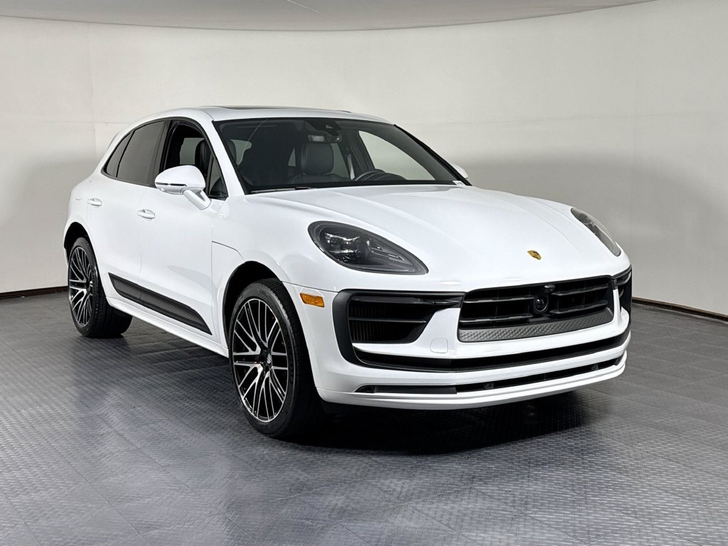 Certified 2026 Porsche Macan S AWD/4WD image 9
