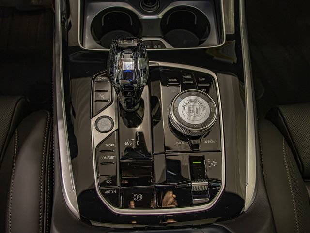 New 2026 BMW ALPINA XB7 AWD/4WD image 18