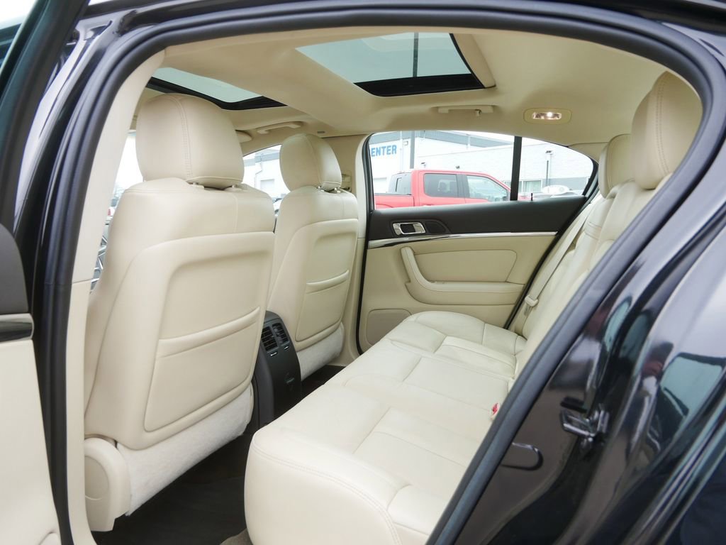 Used 2013 Lincoln MKS AWD image 17