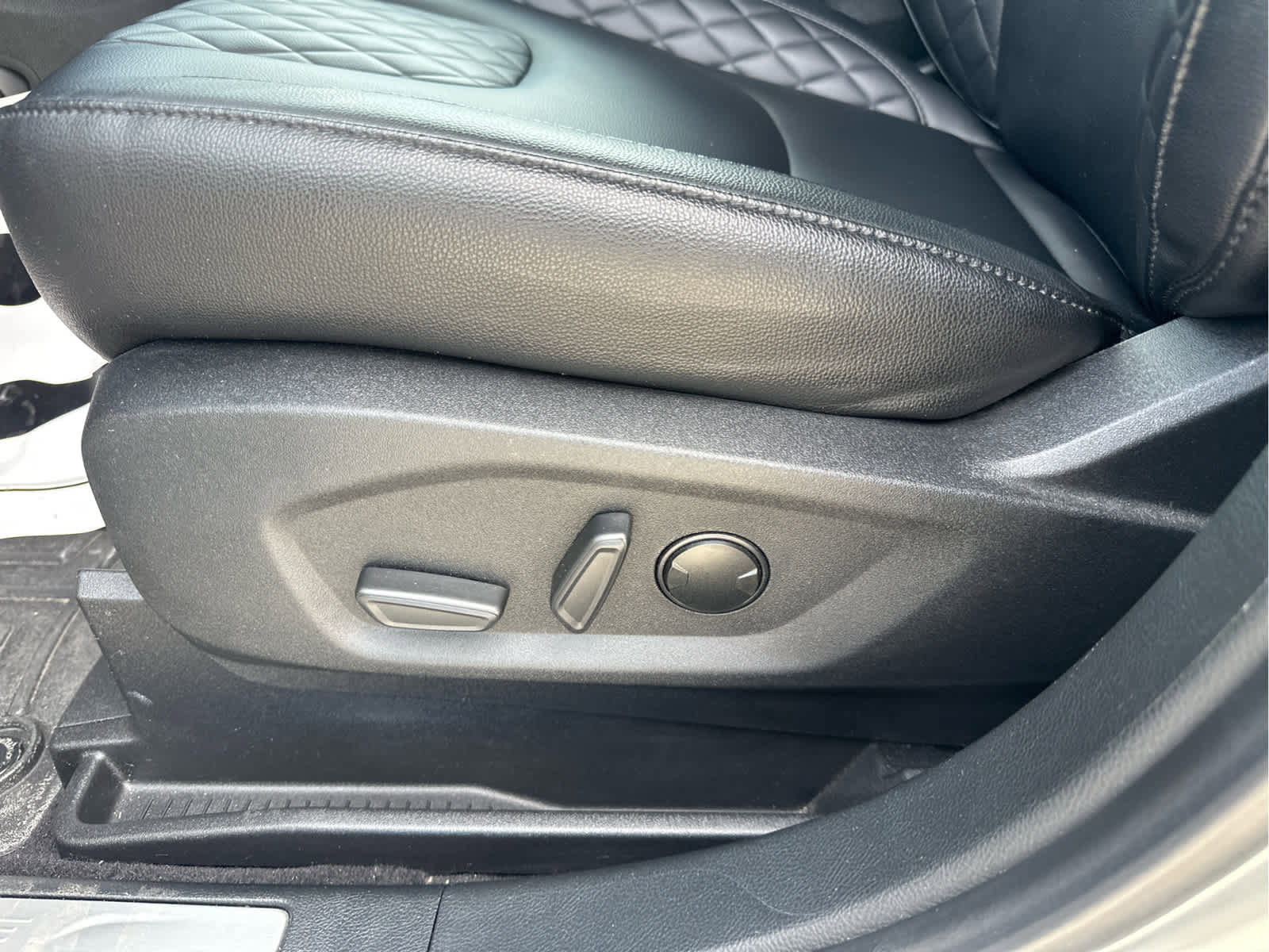 Used 2023 Ford Edge Titanium image 23