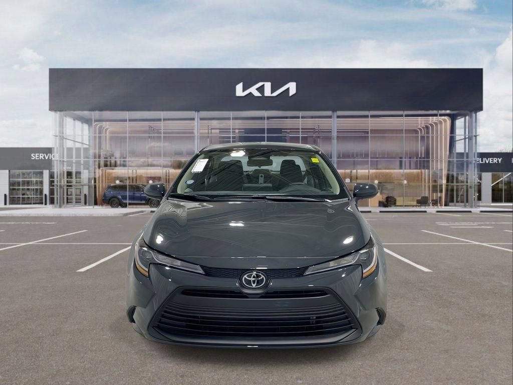 Used 2025 Toyota Corolla LE image 3