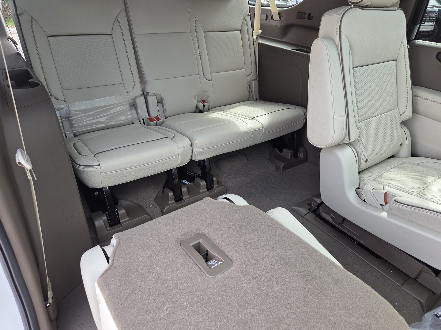 New 2026 GMC Yukon XL Denali w/ Sun & Power Step Package AWD/4WD image 25