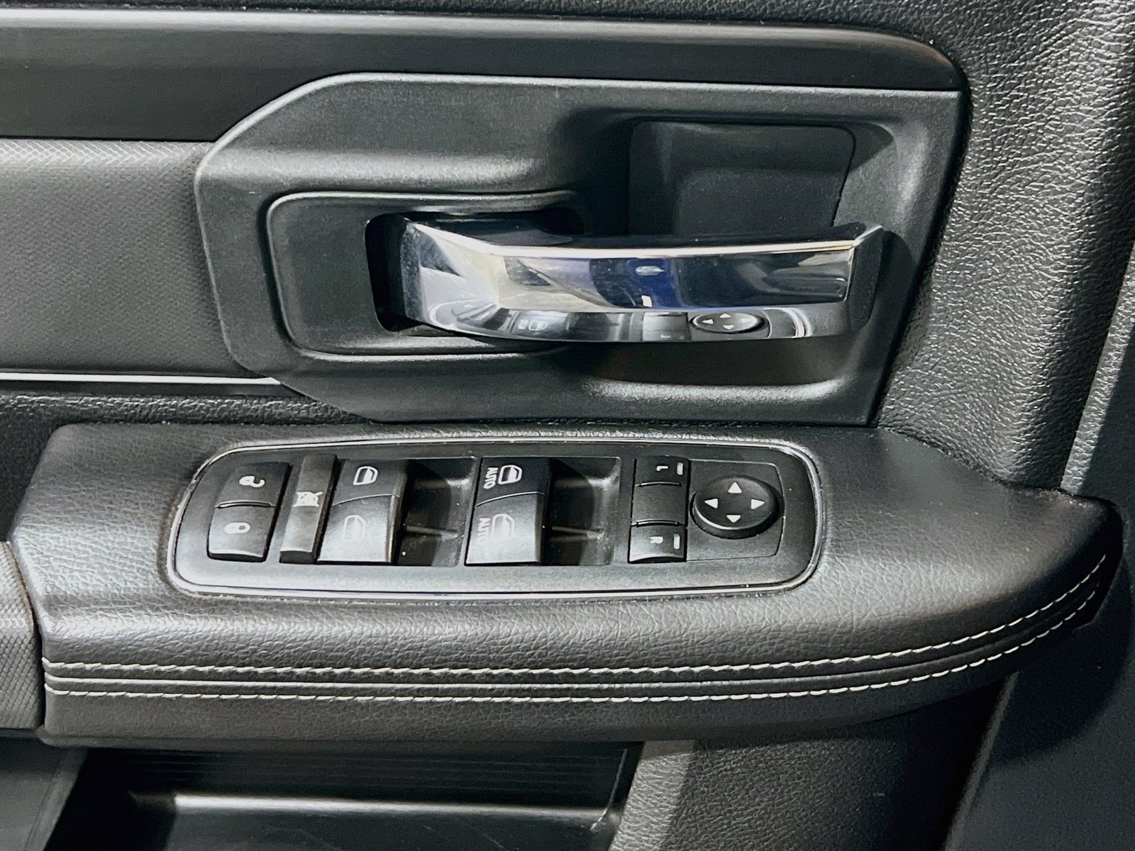 Used 2017 RAM 1500 Rebel w/ Luxury Group AWD/4WD image 13