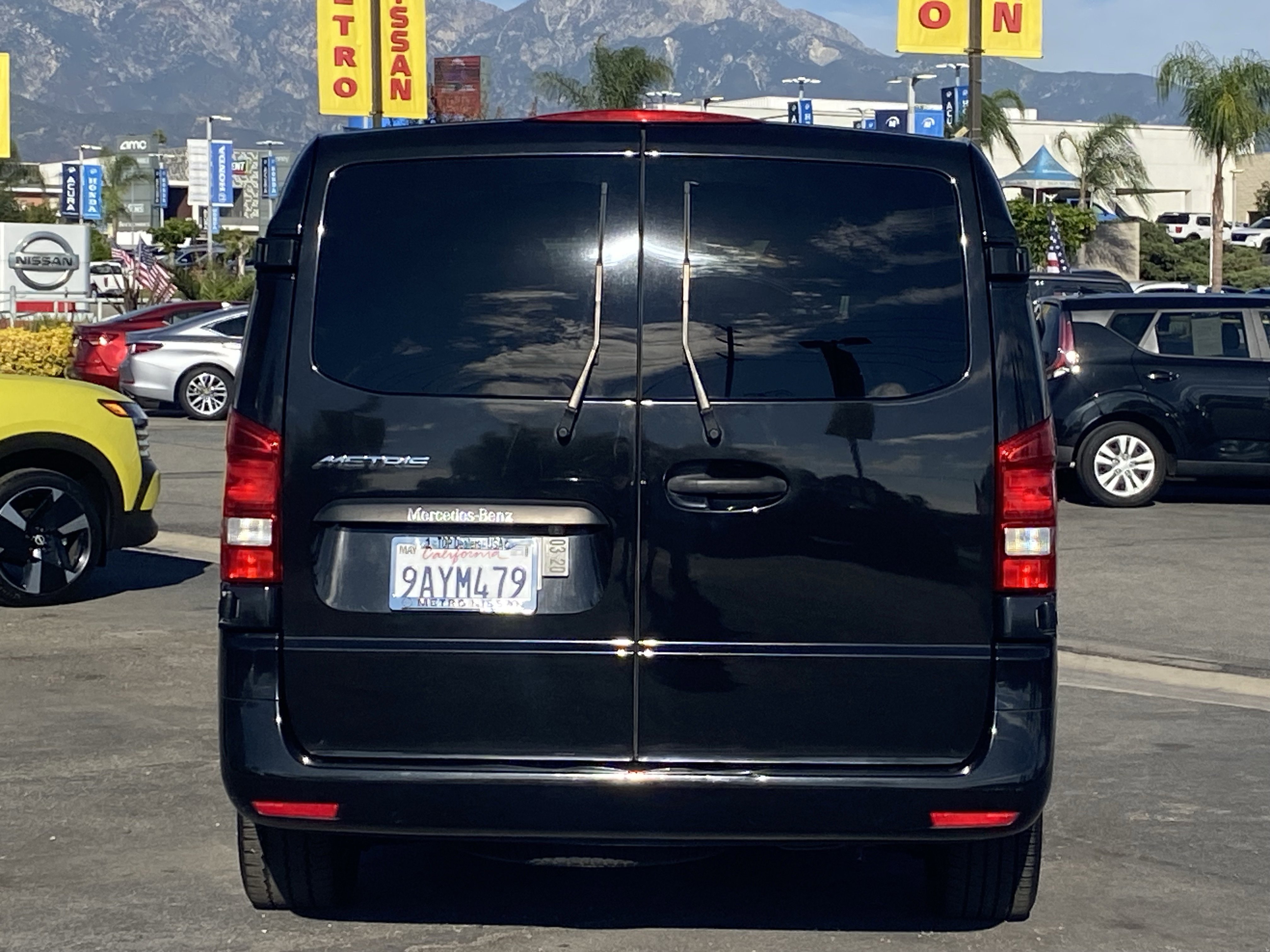 Used 2018 Mercedes-Benz Metris Passenger image 4
